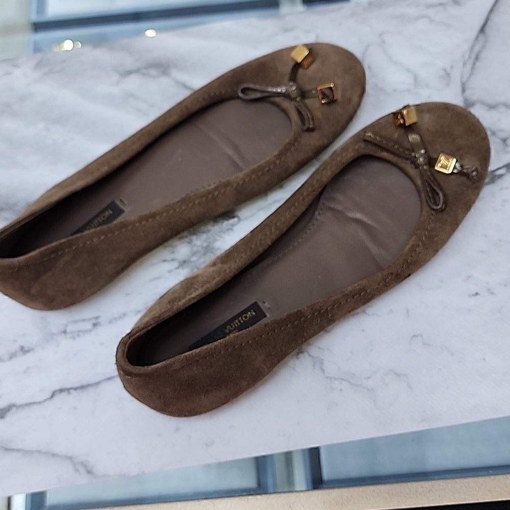Authentic Louis Vuitton Brown Suede Slip on Flats Size 36